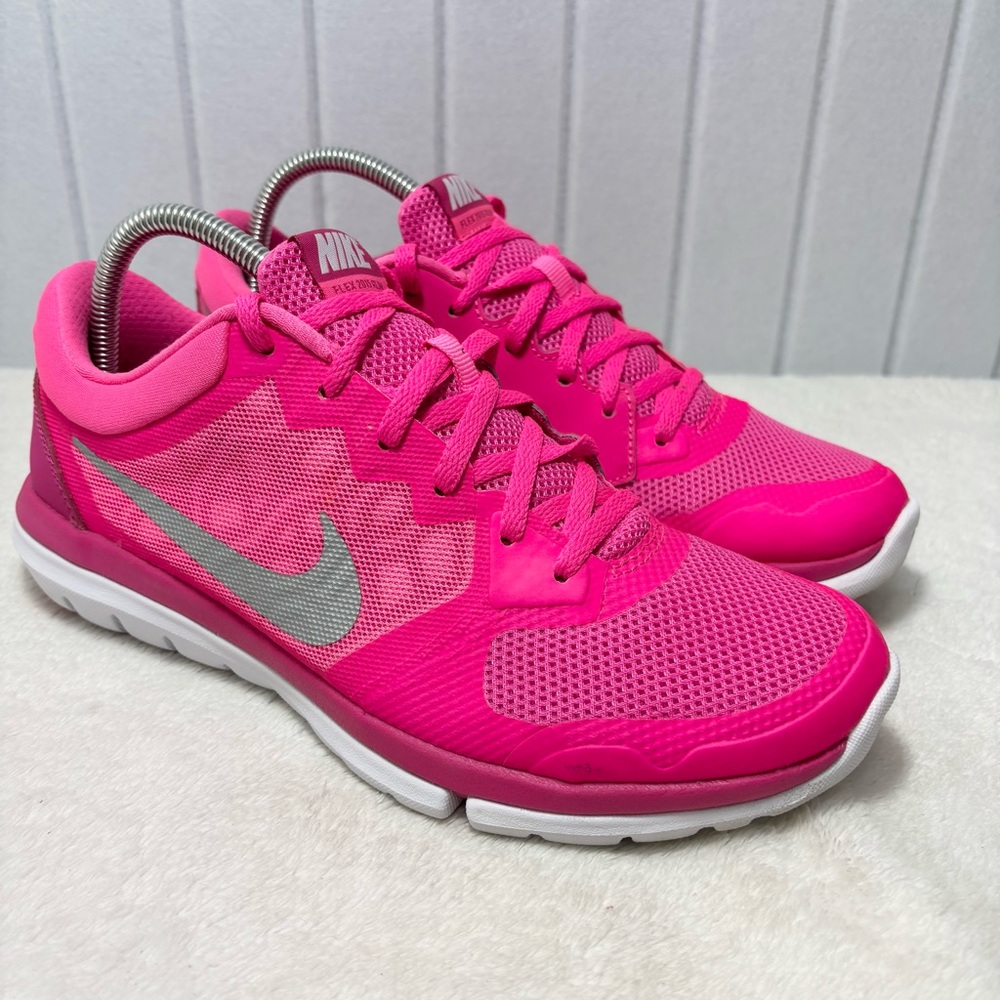 Nike Women’s Pink Mesh Training Sneakers